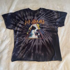 Def Leppard black and grey tie die T-shirt.